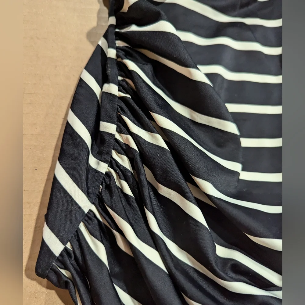 Talbots Tankini Swim Top Black & White Stripe Underwire Size 16 *see description